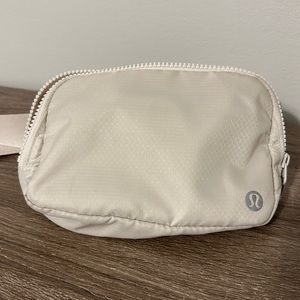 Lululemon Everywhere Belt Bag- White Opal